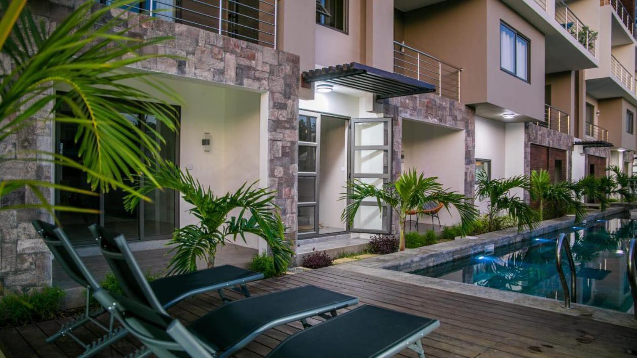 Entire Luxury 3 Bedroom Condo For Rent - Flic-En-Flac - Close To Beach Екстер'єр фото