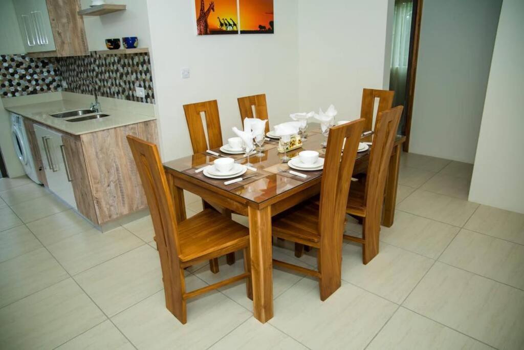 Entire Luxury 3 Bedroom Condo For Rent - Flic-En-Flac - Close To Beach Екстер'єр фото
